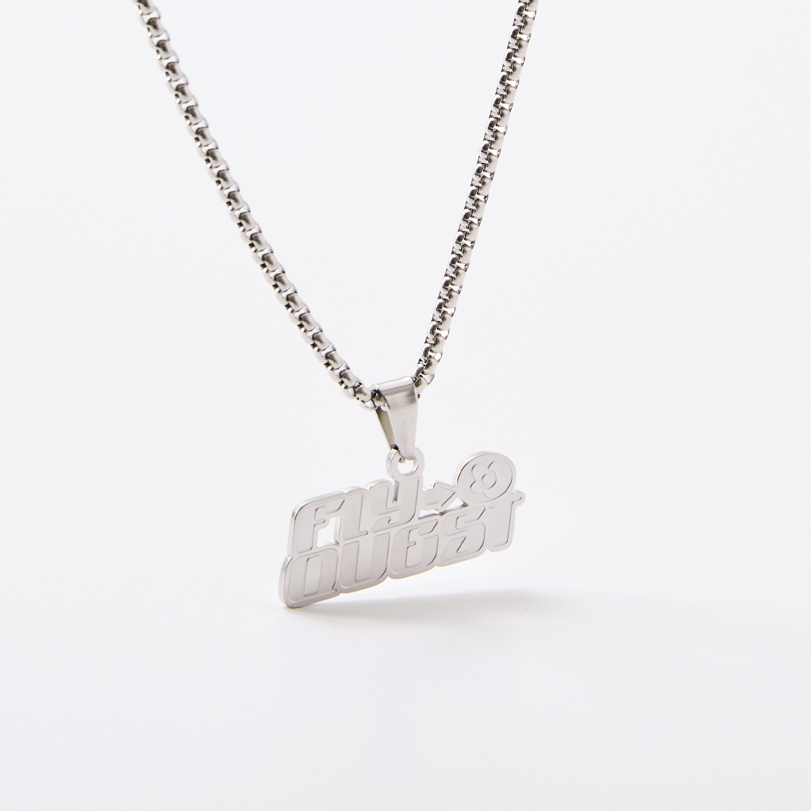SOLARPUNK_ECOM_CHAIN_FLATLAY.png